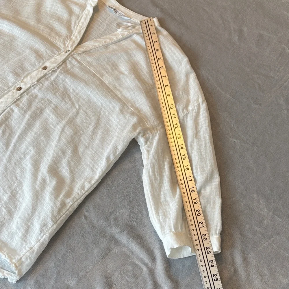 Zara Basic Z1975 Denim White 100% Cotton Button High Low 3/4 Sleeve frayed L EUC - Picture 8 of 12